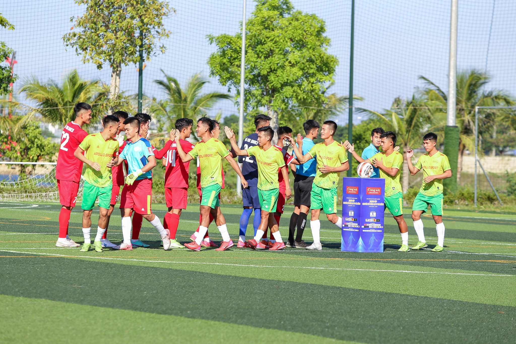 Màu Sắc Đồng Phục Thể Thao Đẹp, Nổi Bật Trên Sân Đấu