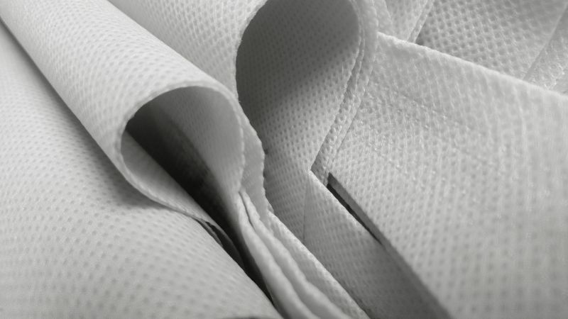 Vải Polypropylene – Chất Liệu Nhẹ, Ít Hút Ẩm Cho Quần Áo Thể Thao
